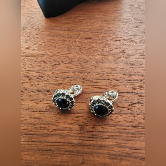 Monet vintage Marcasite clip on earrings - Picture 3 of 7